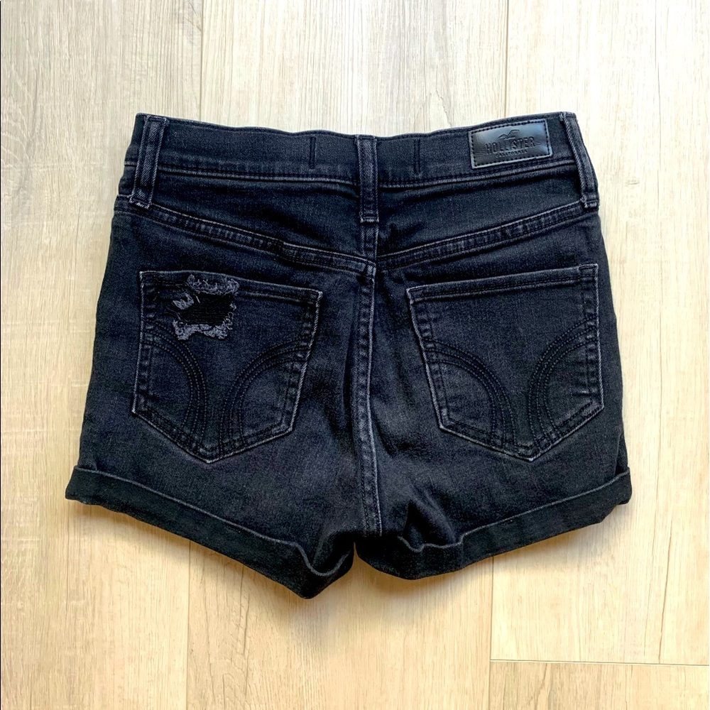 Hollister High-Rise Jean Shorts 3” - Picture 4 of 5